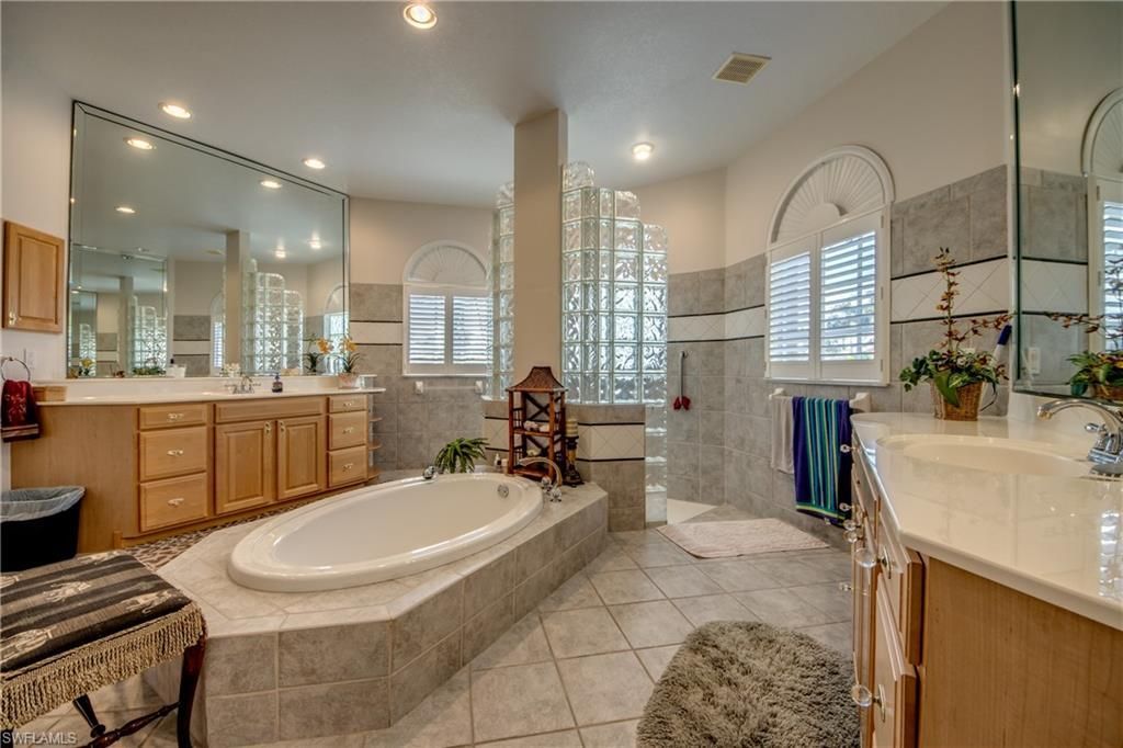 5605 Merlyn Ln, Cape Coral, FL 33914 Photo