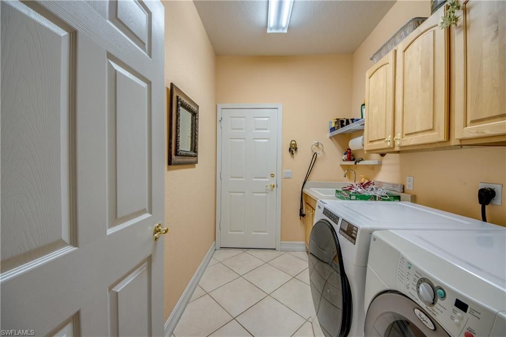 5605 Merlyn Ln, Cape Coral, FL 33914 Photo