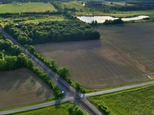 1 Dry Lane Road S, La Rue, OH 43332