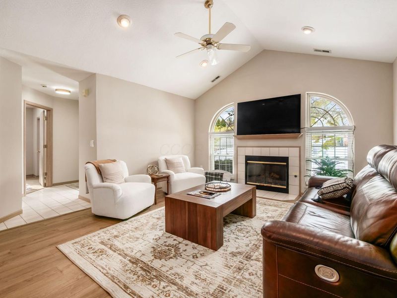 9427 Clermont Circle, Powell, OH 43065 Photo 3