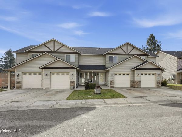176 E Maryanna LN, Hayden, ID 83835