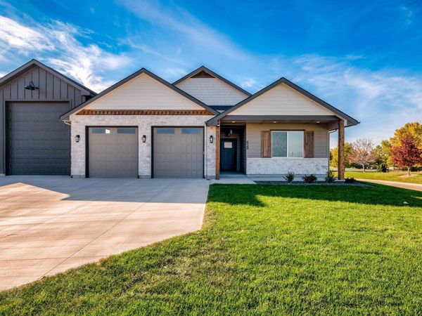 438 E Elaine Ct, Nampa, ID 83686