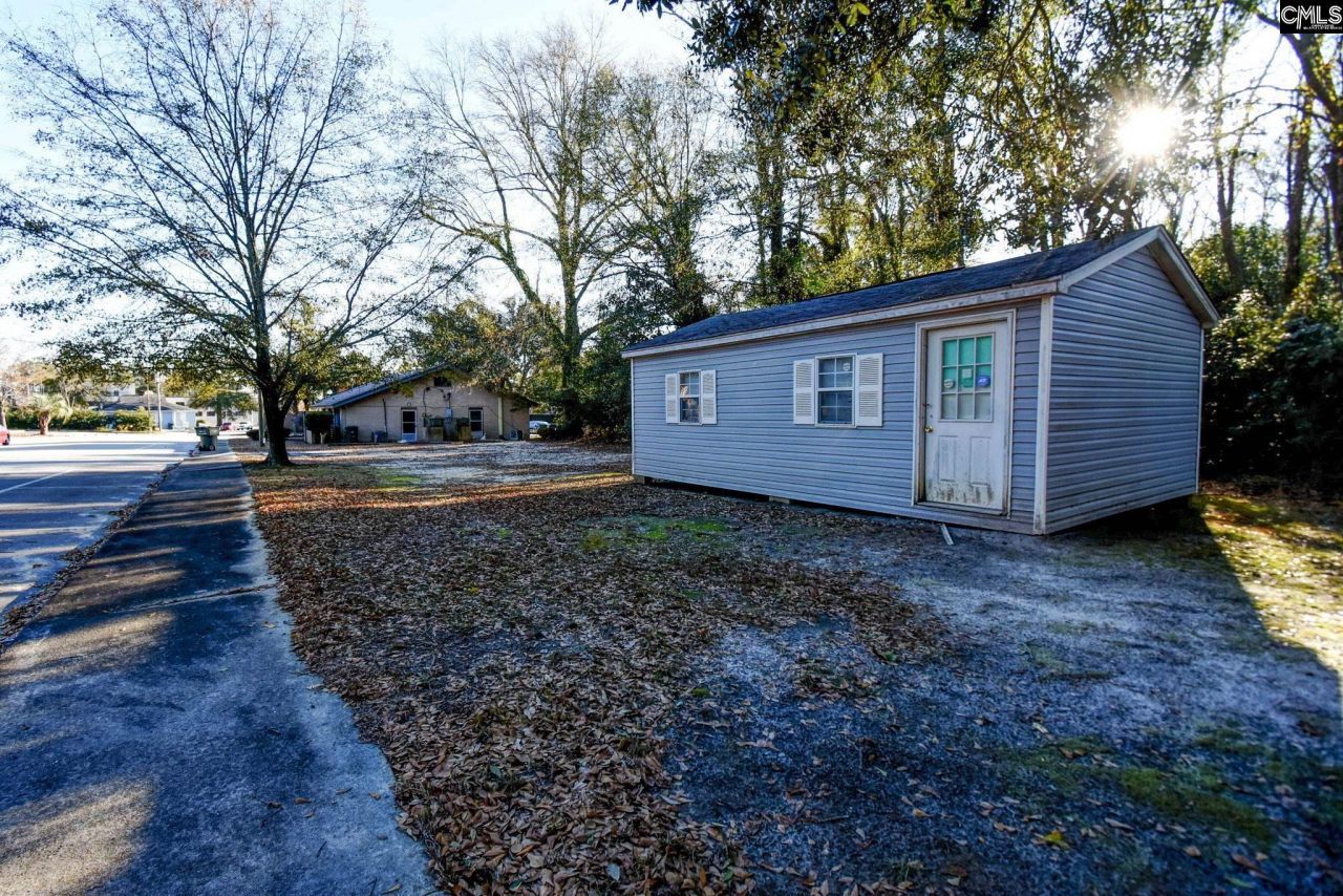 495 Dantlzer Street  Photo 9