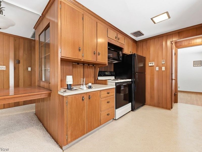 1310 Overlook Drive, Alliance, OH 44601 Photo 5