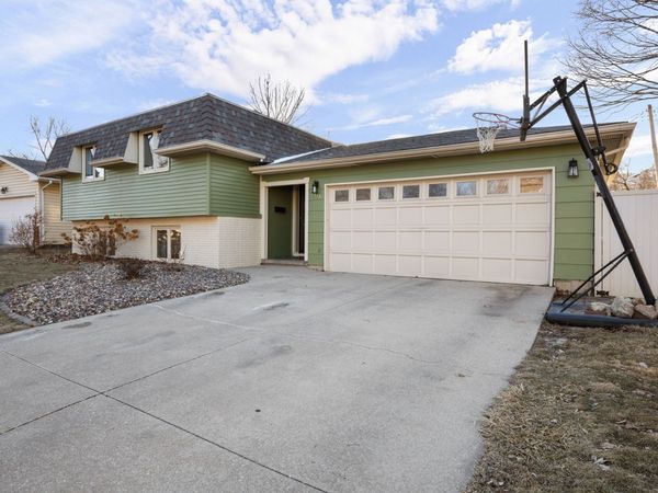 2413 3rd Street, Moline, IL 61265