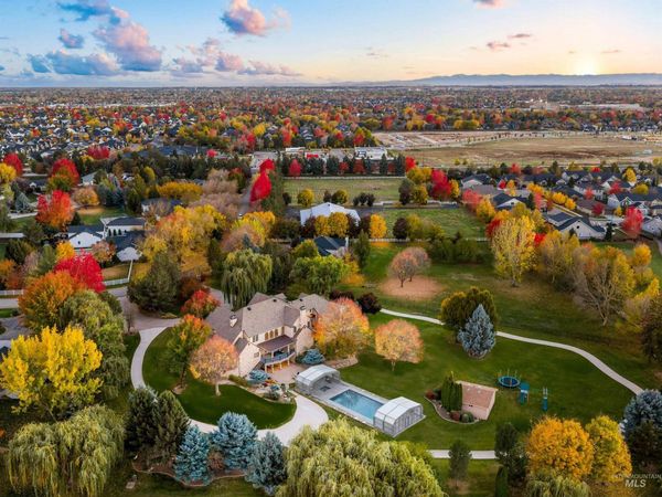 6673 N Fox Run Ave, Meridian, ID 83646