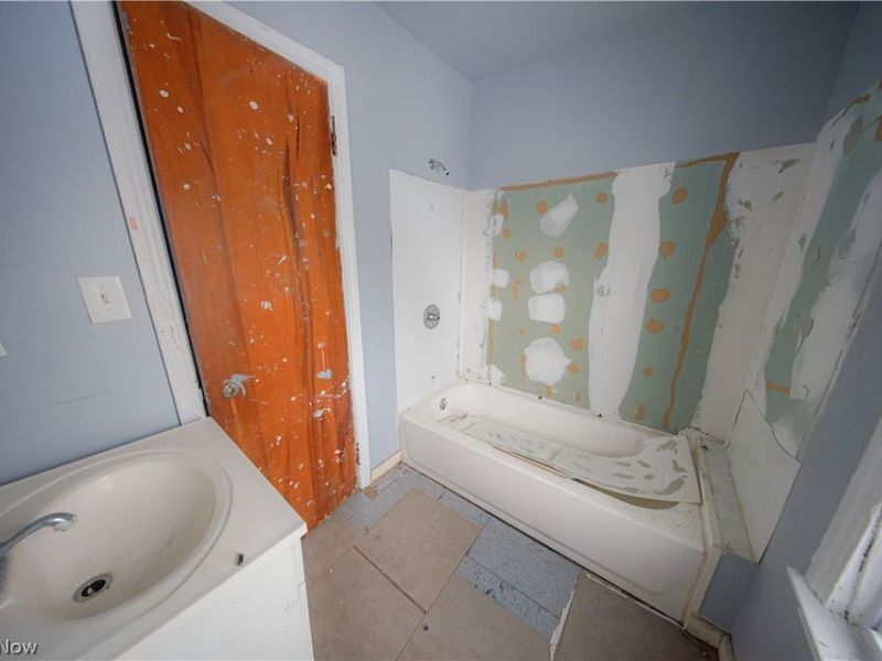 14609 Shaw Avenue, East Cleveland, OH 44112 Photo 8