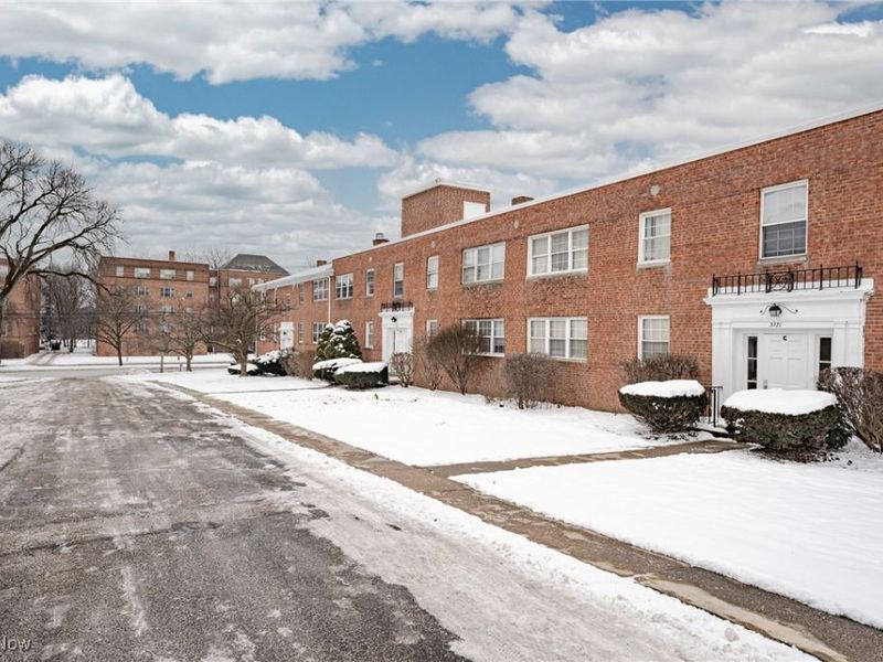 3271 Warrensville Center Road, Unit 8B, Shaker Heights, OH 44122 Photo 3