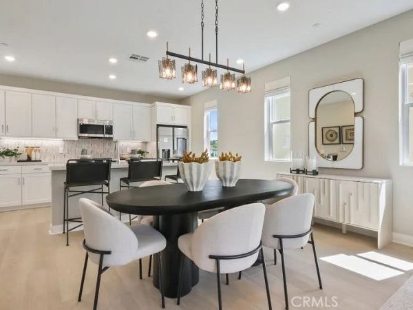 26859 Serif Place, Valencia, CA 91381