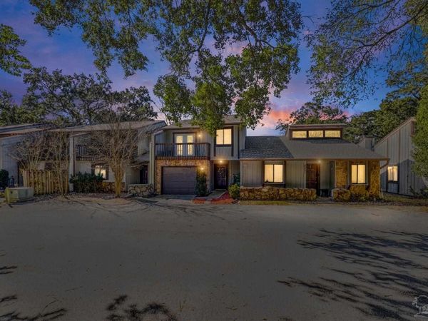 6049 Hilburn Rd, Pensacola, FL 32504