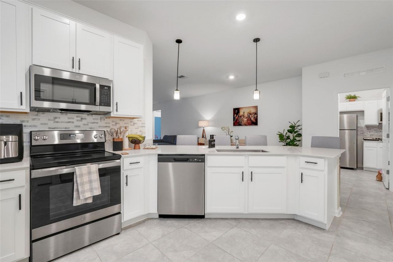 356 Heroic Road, Davenport, FL 33837 Photo