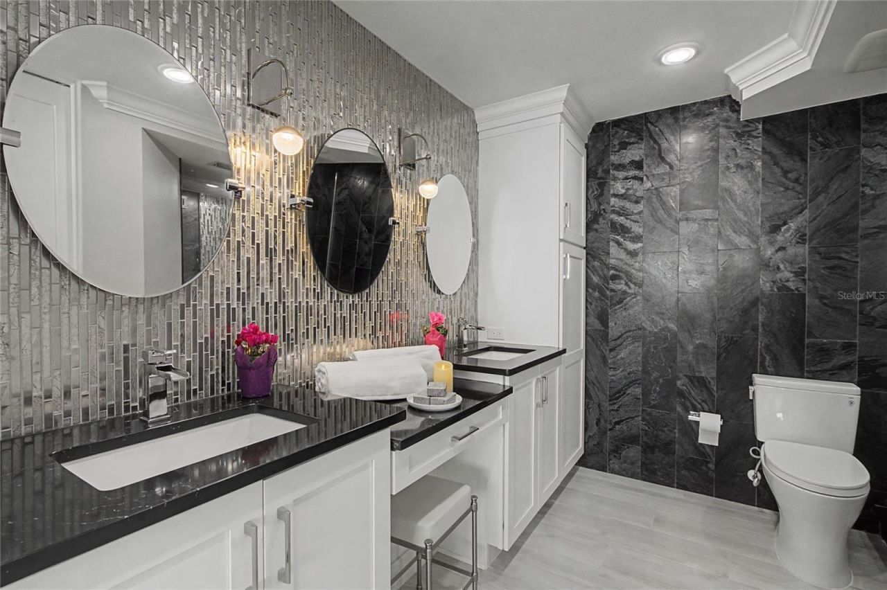 19 Whispering Sands Drive, Unit 1105, Sarasota, FL 34242 Photo