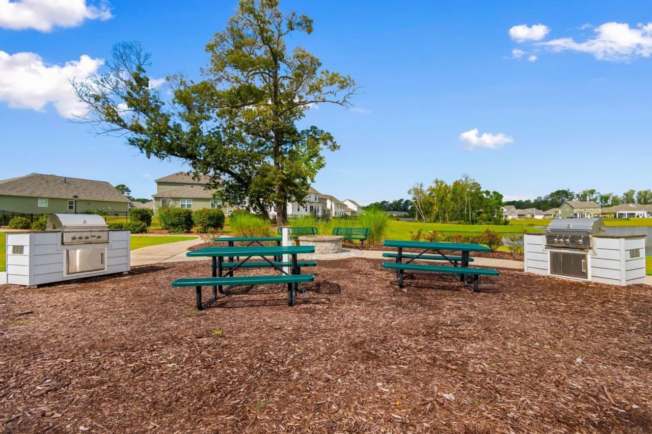 1812 Melville Ct. Photo 35