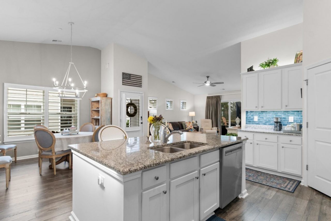 1812 Melville Ct. Photo 5