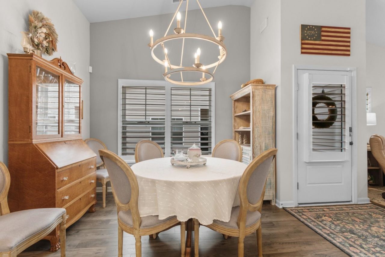 1812 Melville Ct. Photo 7