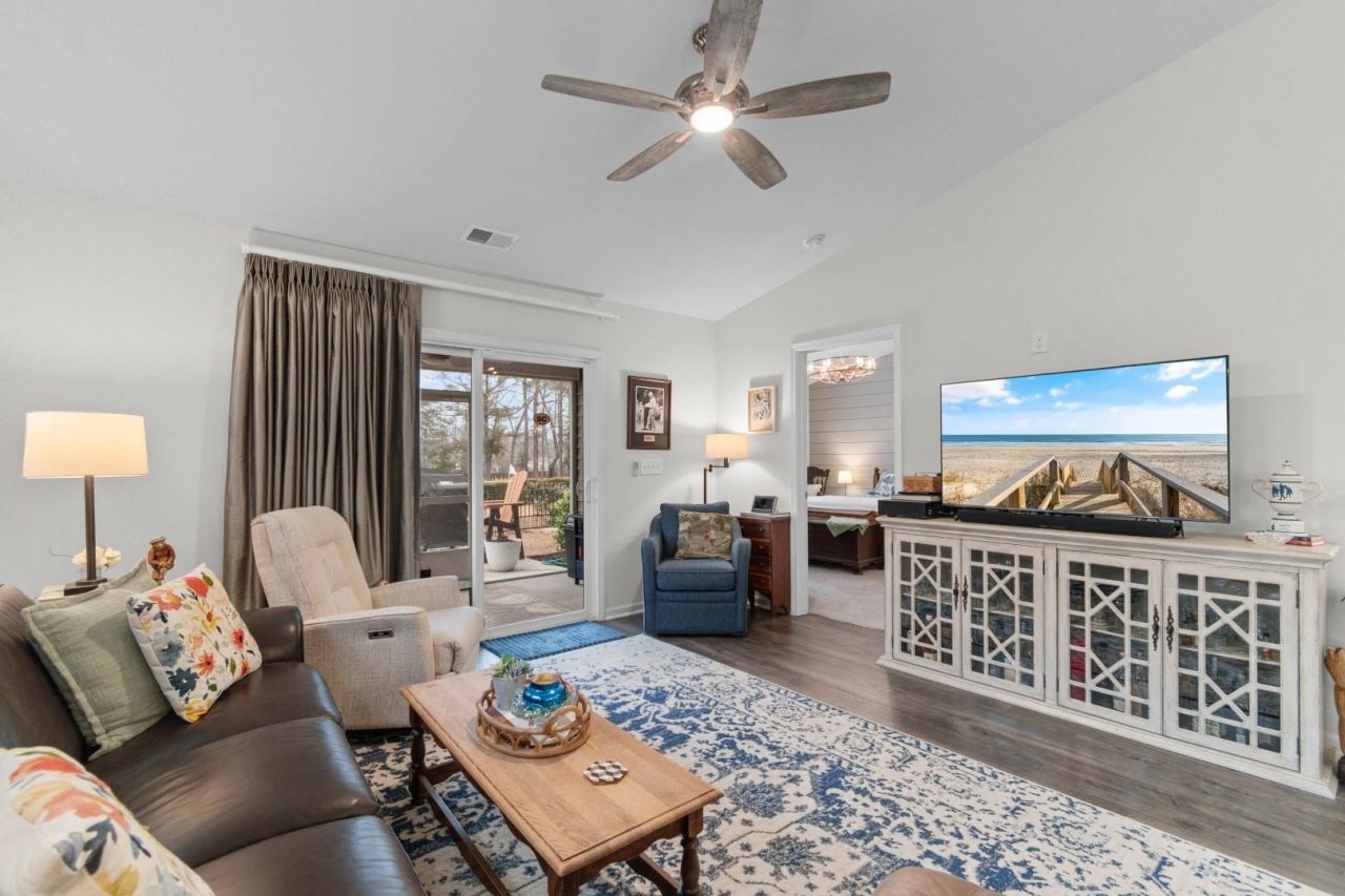 1812 Melville Ct. Photo 8