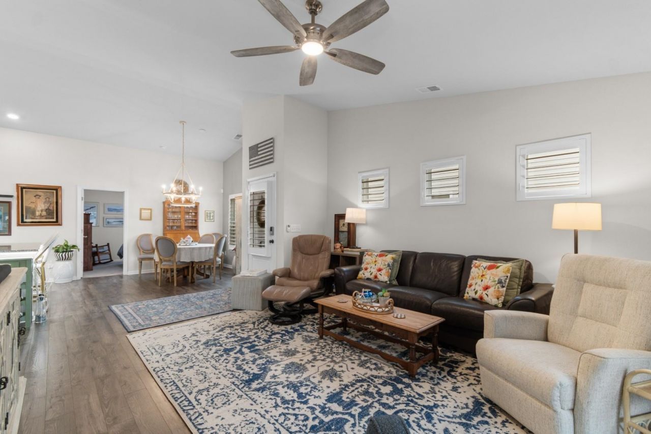 1812 Melville Ct. Photo 9