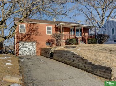 5824 Larimore Avenue, Omaha, NE 68104