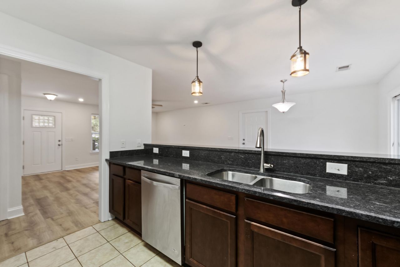 1530 Stanwick Drive Photo 7