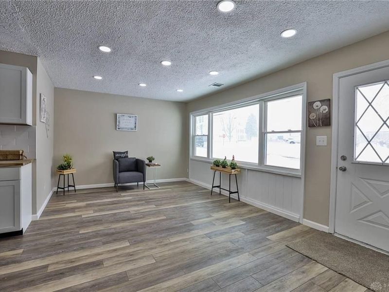 135 E Garland Avenue, Fairborn, OH 45324 Photo 4