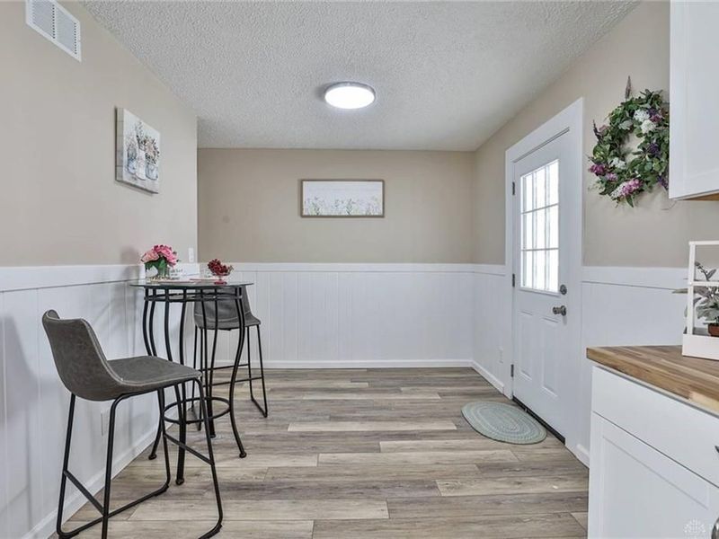 135 E Garland Avenue, Fairborn, OH 45324 Photo 8