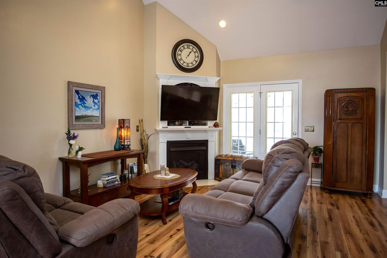 9 Bushnell Court Photo 2