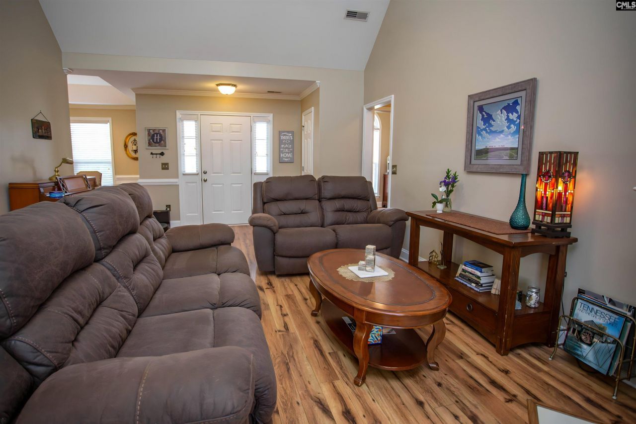 9 Bushnell Court Photo 5