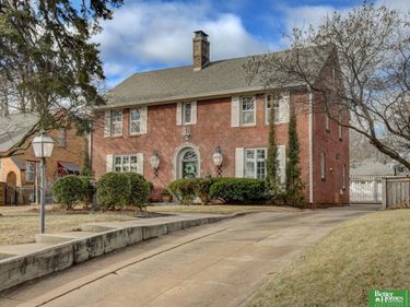 1720 N 52 Street, Omaha, NE 68104