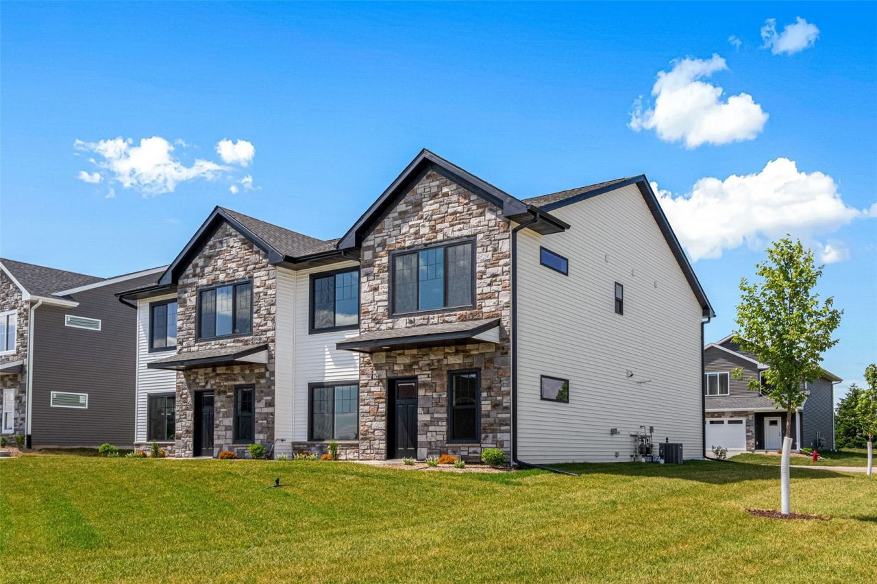 2307 Water Tower Pl, North Liberty, IA 52317 Main Photo