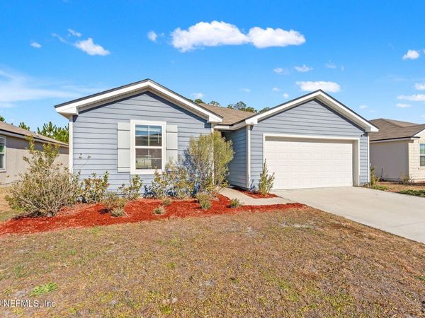 70013 MISTY LAKE Court, Yulee, FL 32097