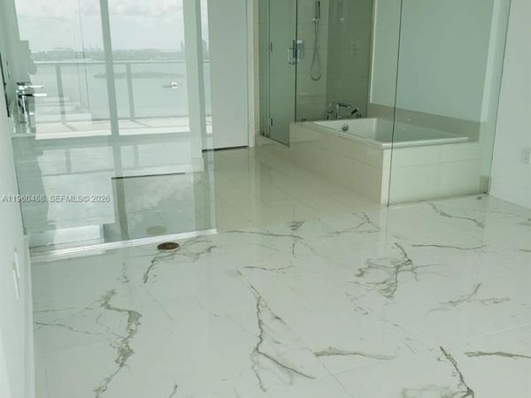 650 NE 32nd St, Unit 2303, Miami, FL 33137