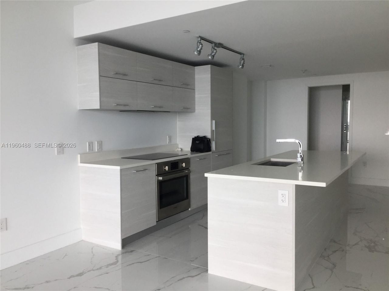 650 NE 32nd St, Unit 2303, Miami, FL 33137 Photo