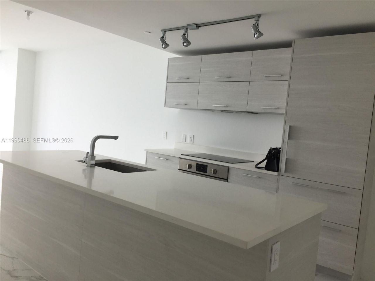 650 NE 32nd St, Unit 2303, Miami, FL 33137 Photo