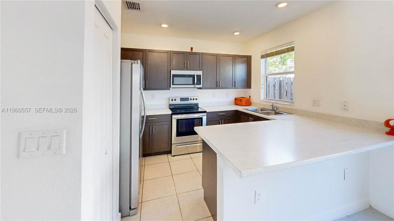 1867 SE 26th Ter, Homestead, FL 33035 Photo