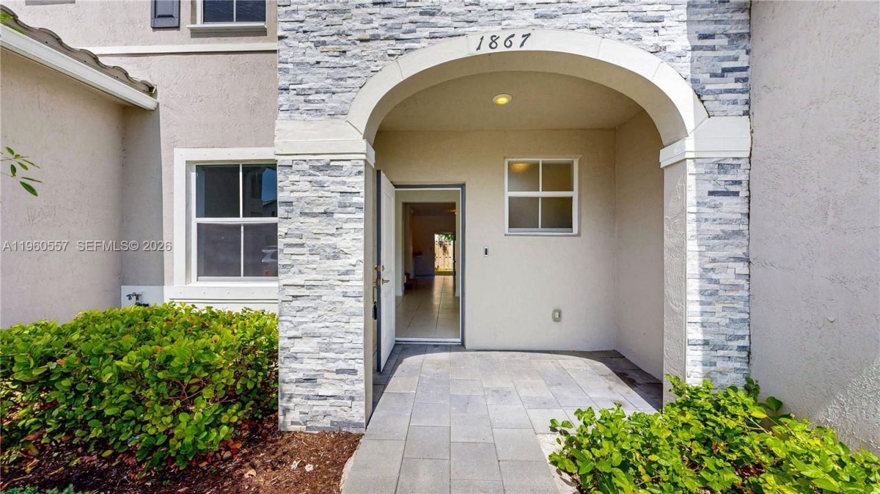 1867 SE 26th Ter, Homestead, FL 33035 Photo