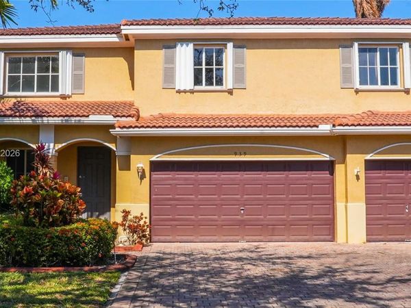 939 NW 206th St, Miami Gardens, FL 33169