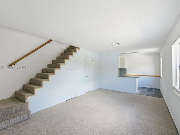 815 NE 28th St, Unit 204, Wilton Manors, FL 33334