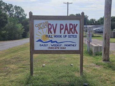 67 Ash Ave, Elgin, OK 73538