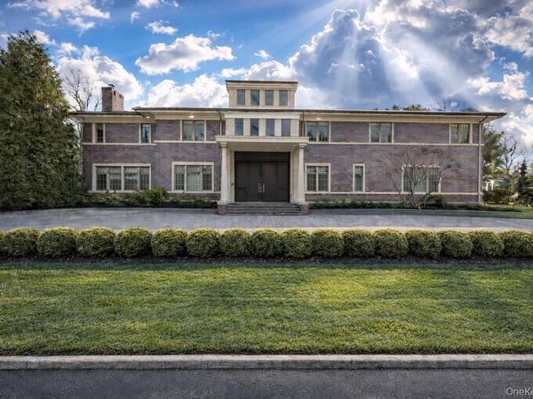 865 Barberry Lane , Woodsburgh, NY 11598