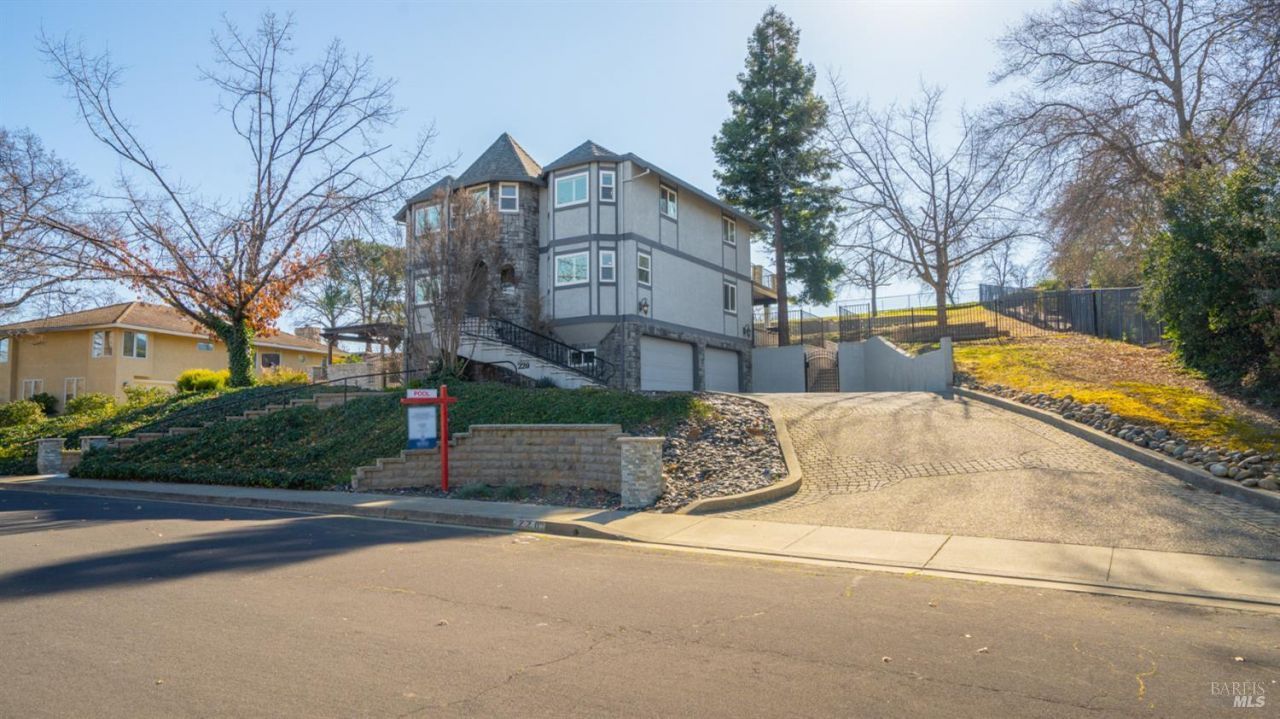 220 Hidden Valley Lane, Vacaville, CA 95688 Main Photo