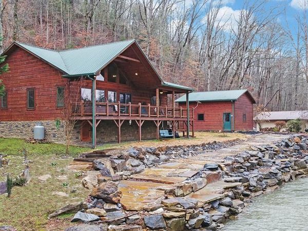 405 Underwood Hills Road, Murphy, NC 26906