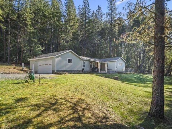 786 Placer Road, Sunny Valley, OR 97497