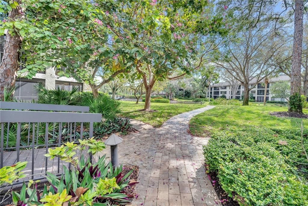 5960 Pelican Bay Blvd, Unit 333, Naples, FL 34108 Photo