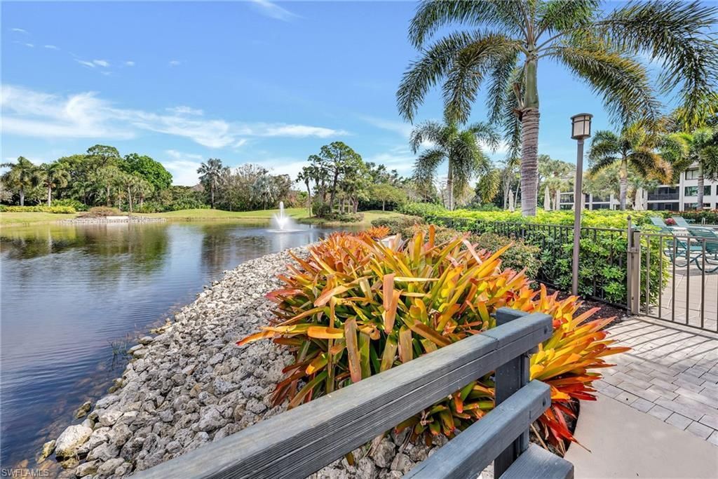 5960 Pelican Bay Blvd, Unit 333, Naples, FL 34108 Photo
