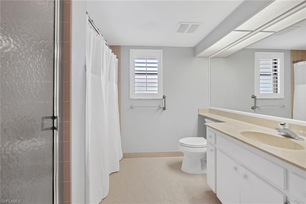 5960 Pelican Bay Blvd, Unit 333, Naples, FL 34108 Photo