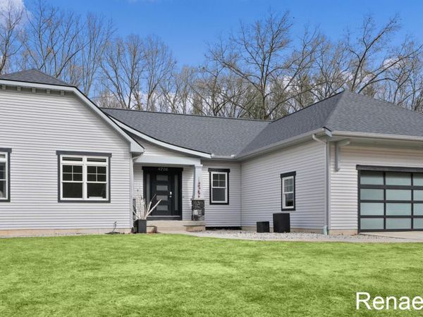 4706 Sundial Drive NE, Grand Rapids, MI 49525