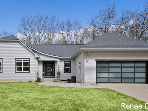 4706 Sundial Drive NE, Grand Rapids, MI 49525