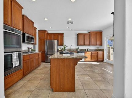 2439 Lincoln Airpark Dr, Lincoln, CA 95648 Photo