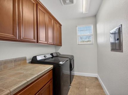 2439 Lincoln Airpark Dr, Lincoln, CA 95648 Photo