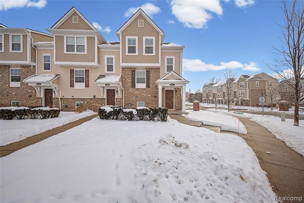 3157 Johanna Ware W, Wixom, MI 48393 Main Photo